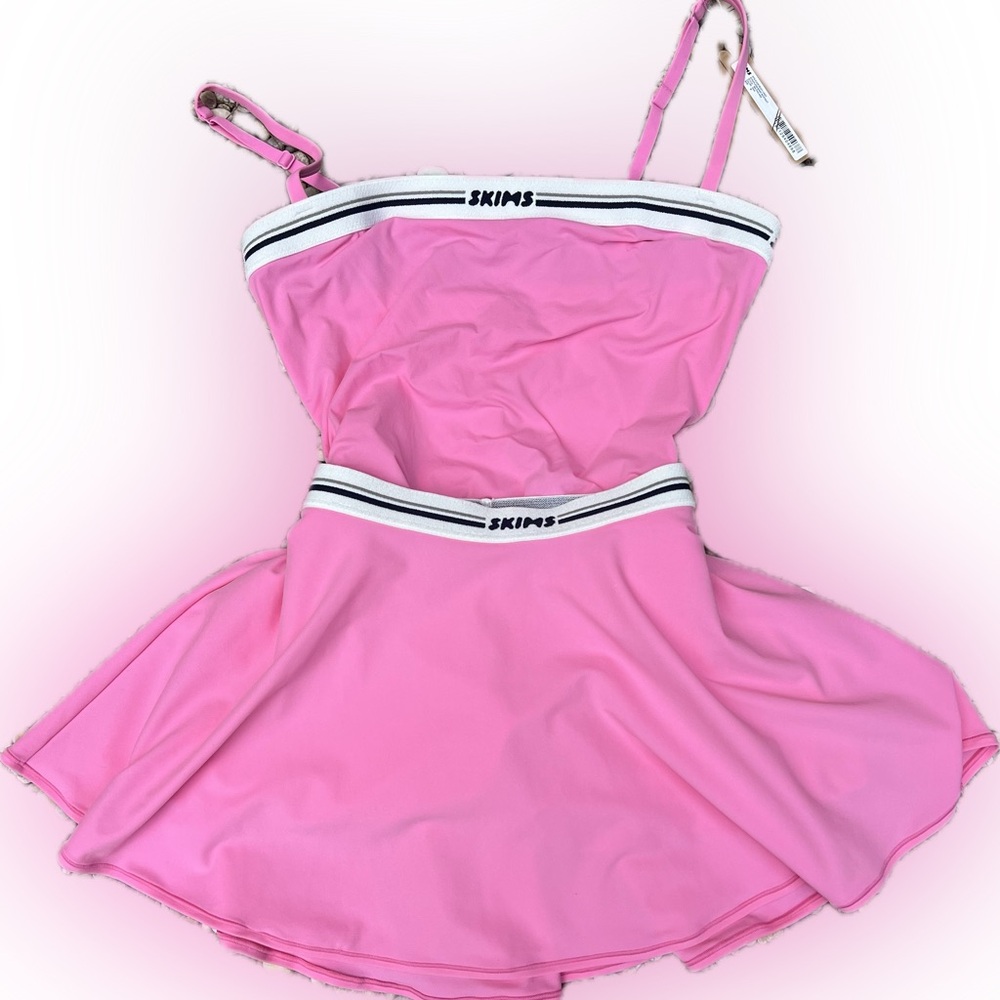 Skims pink tennis skirt set (L) & bra (m)
